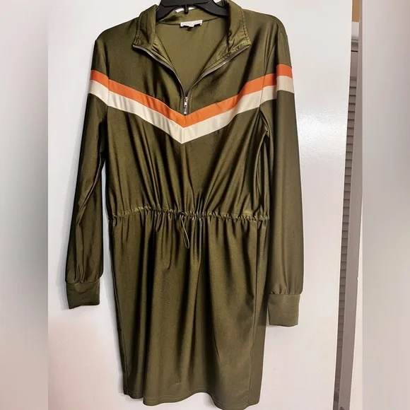 Emory Park womans long-sleeve drawstring army green dress Size Small